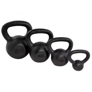 Kettlebells para cross training de diferentes tamaños según su peso, fabricadas en hierro pintado en negro con peso grabado en la pesa rusa.